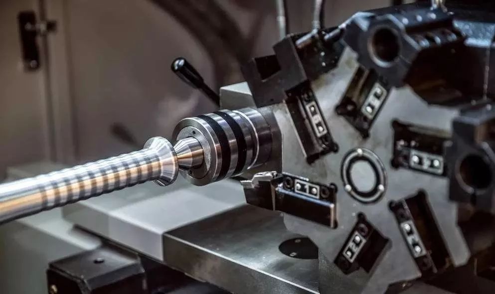 军工企业是如何有效解决细长轴加工难题!